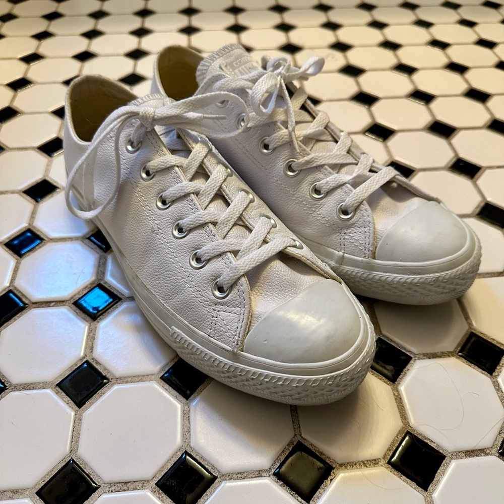 White Leather Converse - Chuck Taylor All Stars in White Leather